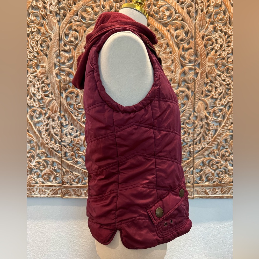 Maurices Raspberry Burgundy Hooded Vest w/ Embroidery Detail- size M - Picture 7 of 16